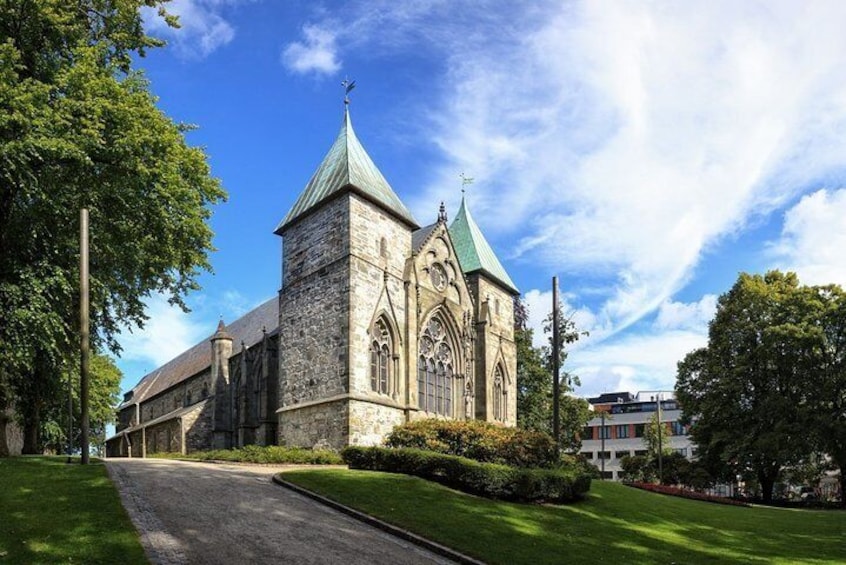 Swords in Rock monument and Stavanger highlights private tour