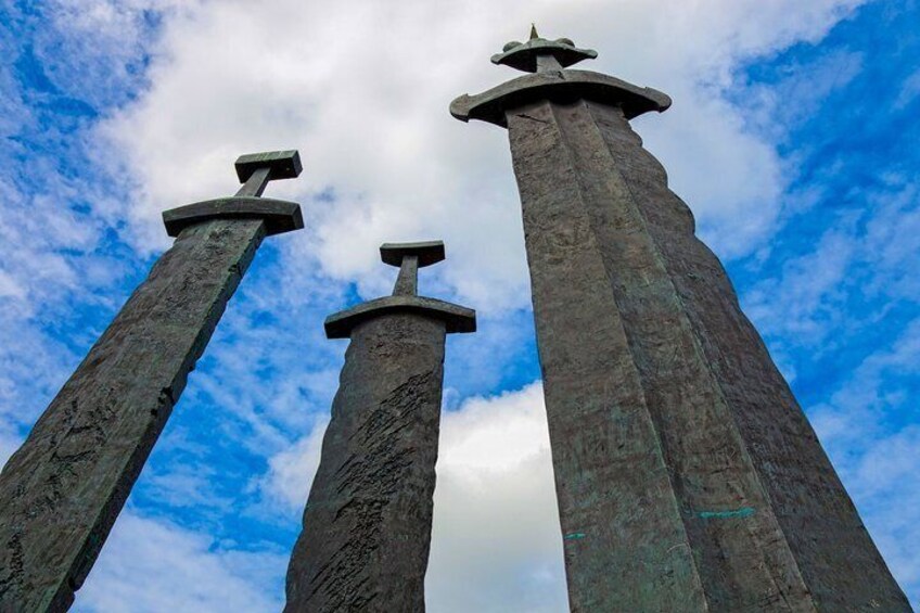 Swords in Rock monument and Stavanger highlights private tour