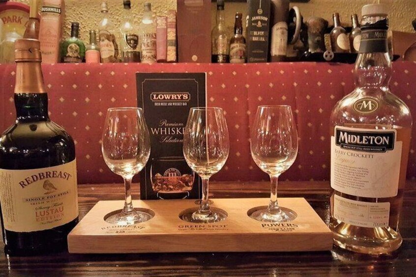 Private Irish whiskey tasting in local country pub. Galway. Guided. 30 minutes.