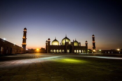 Private Tour: Lahore Full Day Customized Guided Trip