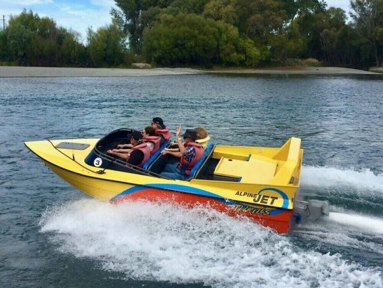 Akaroa Cruise Excursion - Christchurch Sightseeing & Jetboating