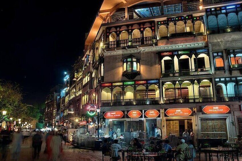 Lahore's Complete Night Food Tour: Local Culinary Experience