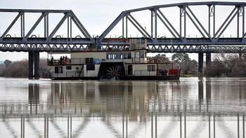 Adelaide Hills Tour & Murray River Cruise