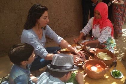 Cooking class with Berber family