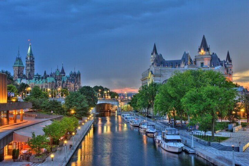 Captivating Ottawa Walk: Historic and Cultural Highlights