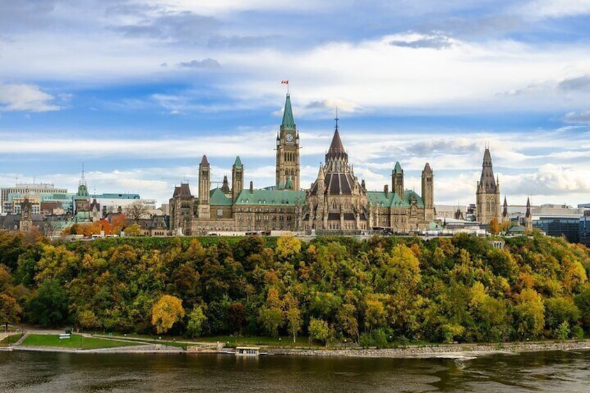 Captivating Ottawa Walk: Historic and Cultural Highlights