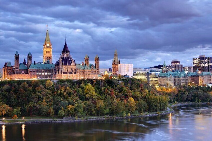 Captivating Ottawa Walk: Historic and Cultural Highlights