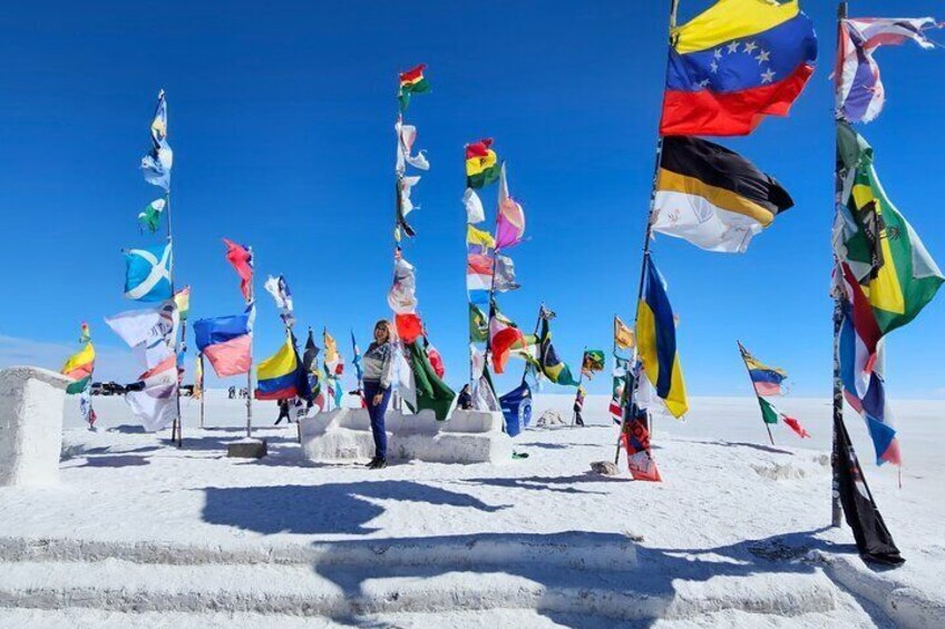 Uyuni Salt Flats Full Day - English Speaking Guide