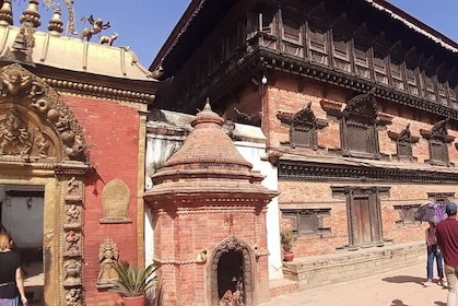 Bhaktapur Heritage City and Nagarkot Viewpoint Tour