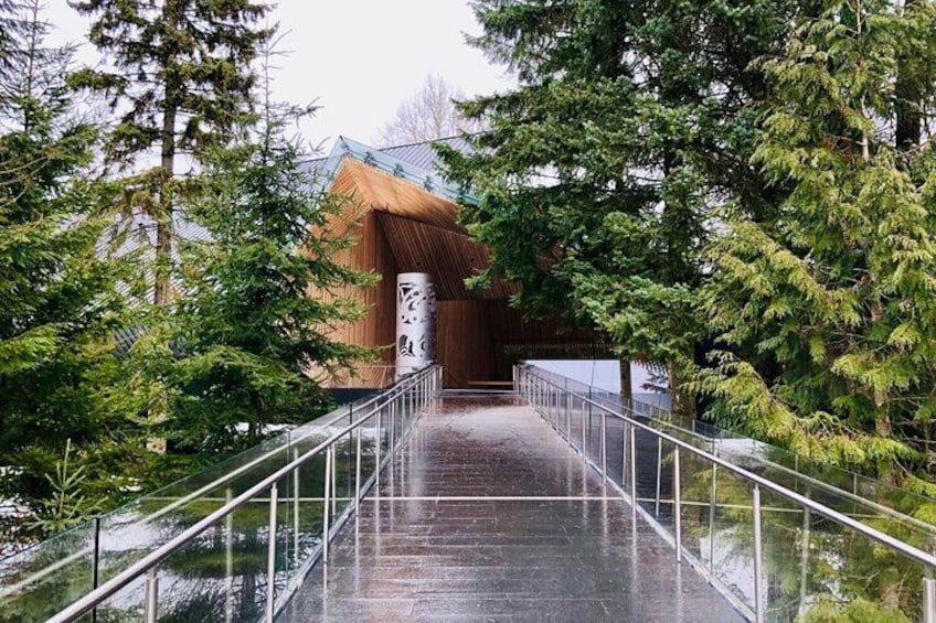 Mesmerizing Romantic Walking Tour in Whistler