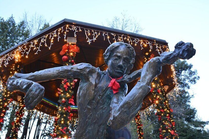 Nabukov statue at Christmas time