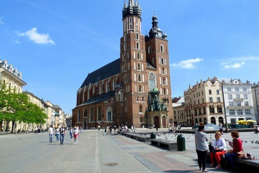 Kraków & AuschwitzBirkenau Concentration Camp FullDay Trip from Warsaw