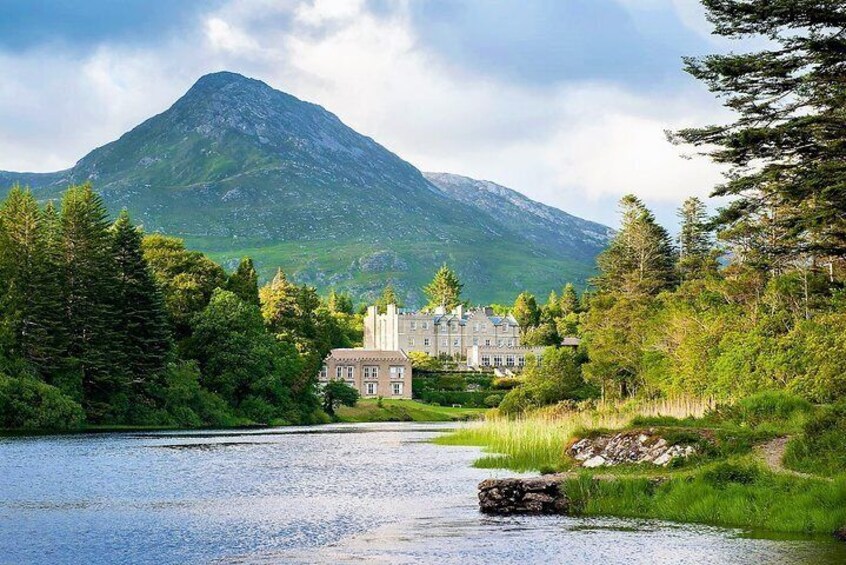 Castles of Connemara tour departing from Galway City. Private guided. Full day.