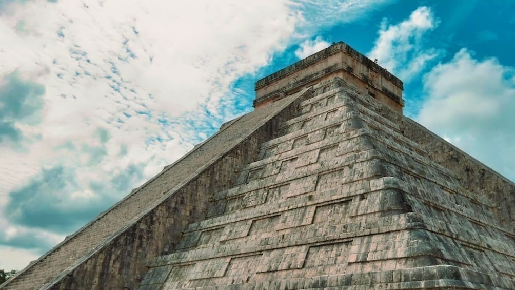 Ultimate Chichén-Itzá Experience with Cenote and Valladolid