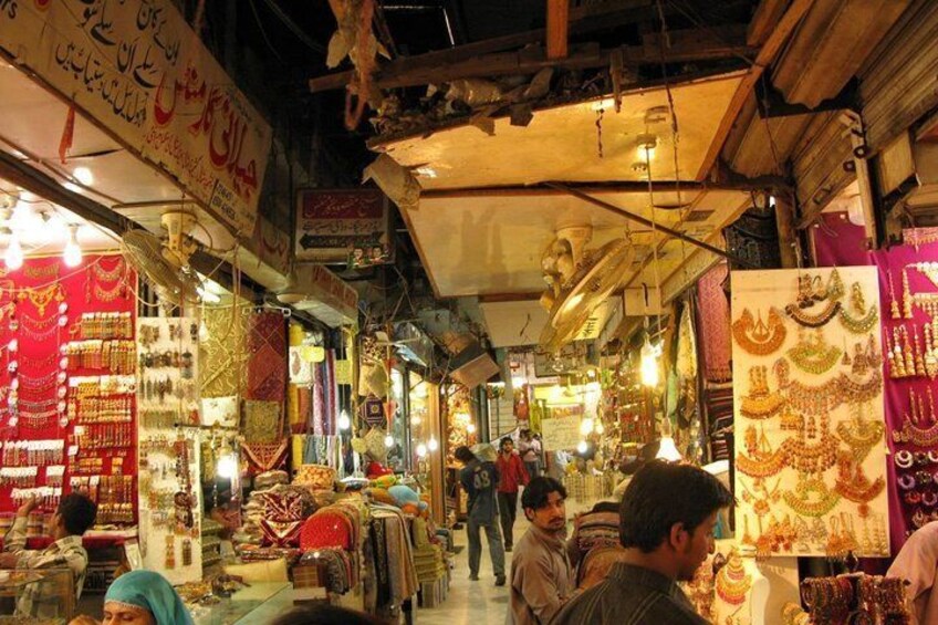 Ladies Special: Lahore Half day Guided Shopping Tour