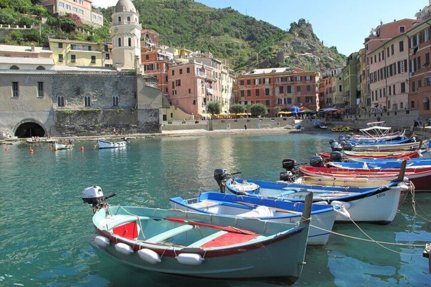 The harbour at Vernazza in the World Heritage site of the Cinque Terre