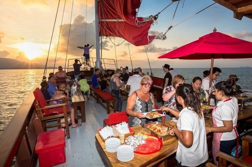 Koh Samui Romantic Sunset Cruise Tour By Red Baron Chinese Sailboat
