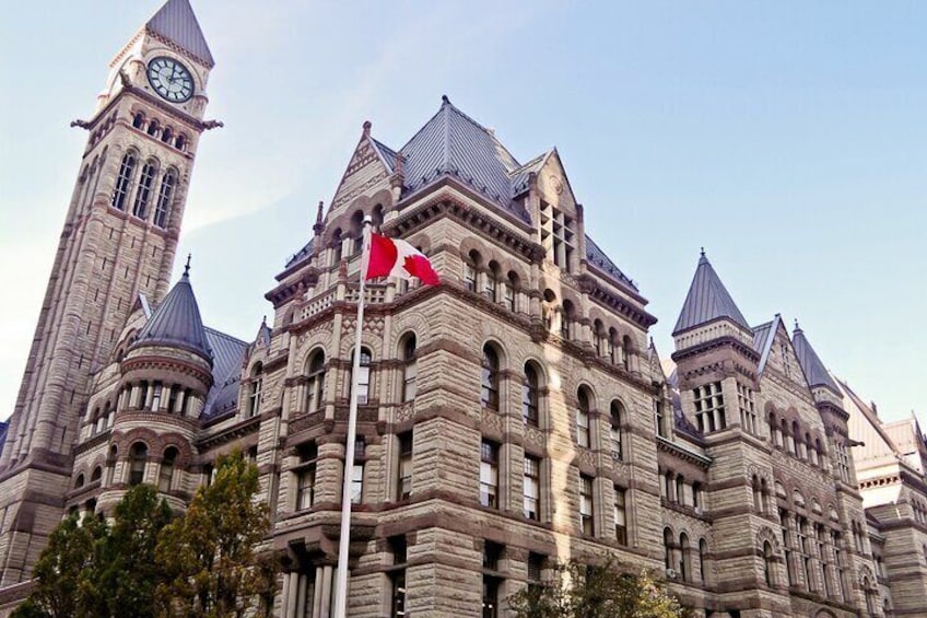 Toronto’s Romantic Walk: From Bustling Squares to Serene Parks