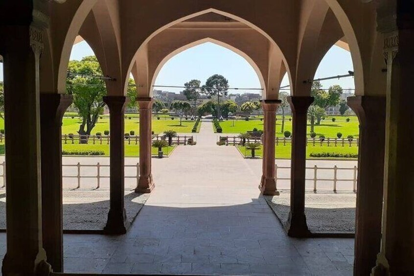 Premium Services: Lahore Guided Day Trip
