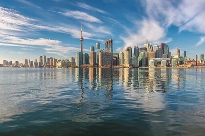 Walking tour in Downtown Toronto