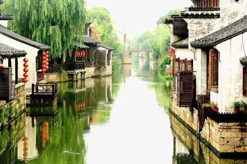 Private Shanghai Layover Tour to Zhujiajiao Water Town with Lunch Option