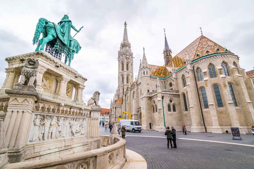 Budapest all in: private city tour& cruise& airport transfer