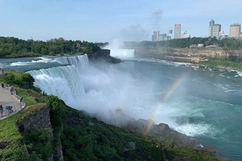 Maid of the Mist Adventure Tour & Cave of the Winds Express-Pass Combo