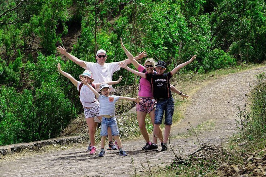 Santiago Island: Trek from Serra Malagueta to Rabelados Community