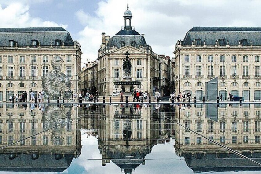 Centre of Bordeaux: Explore over 2,000 years of history on an audio tour