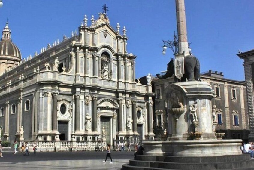 Private Day Tour in Catania and Trekking on Etna