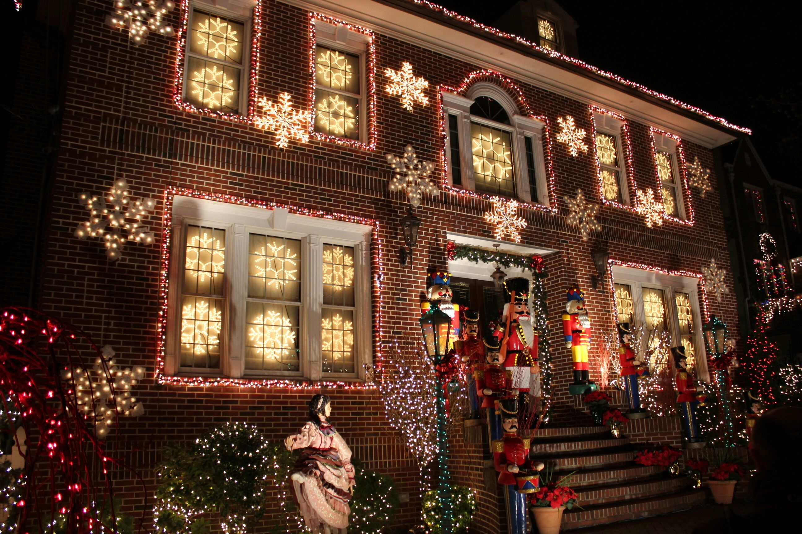 Christmas Lights Tour In Dyker Heights