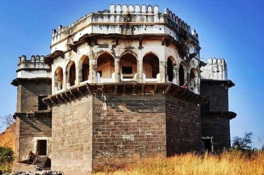 Private 3 Day Guided Tour of Ajanta & Ellora Caves All Inclusive.