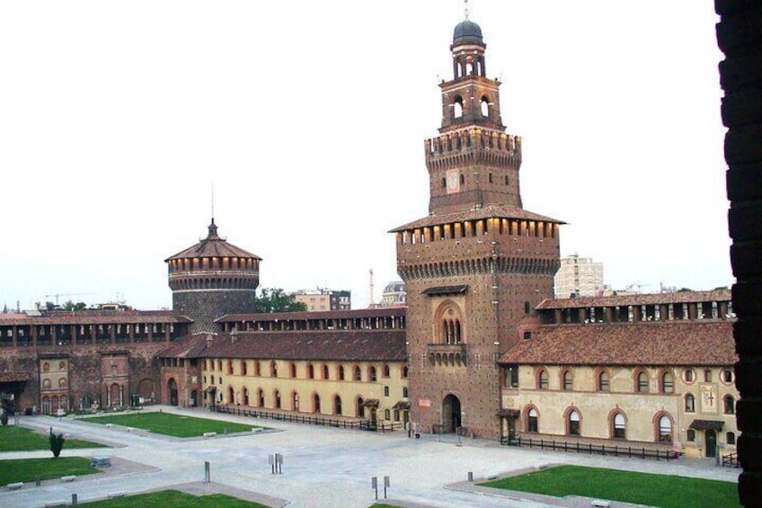 Best of Milan audio tour: From the gorgeous Duomo to Castello Sforzesco
