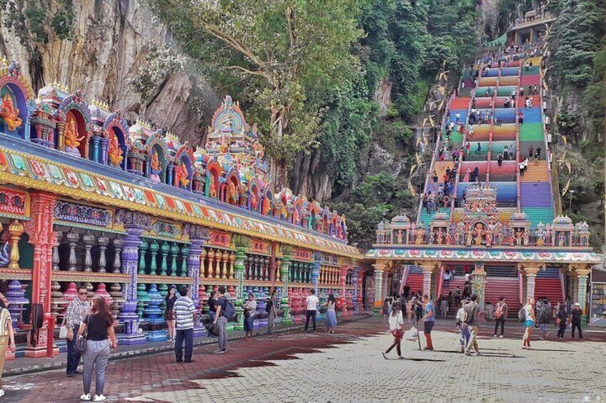 Colmar Tropicale and Batu Caves Day Trip (SIC-Shared/Join In Tour)