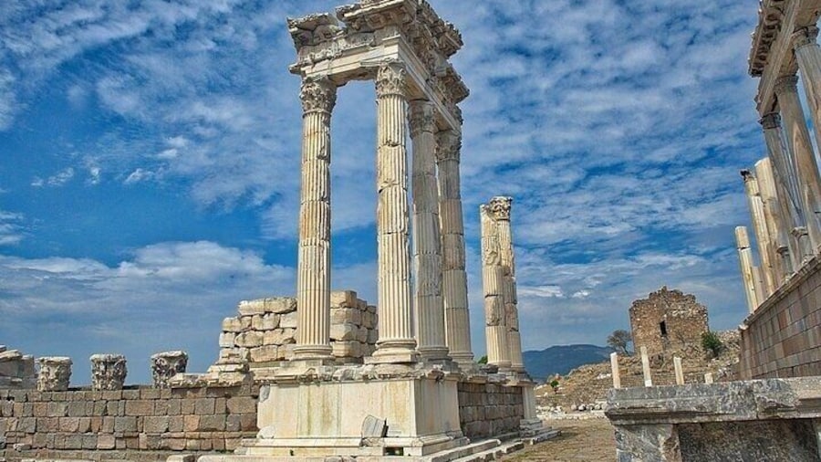 Pergamon Tour from Izmir City by Khalid