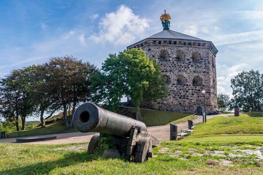 Fascinating Gothenburg Walking Tour for Couples