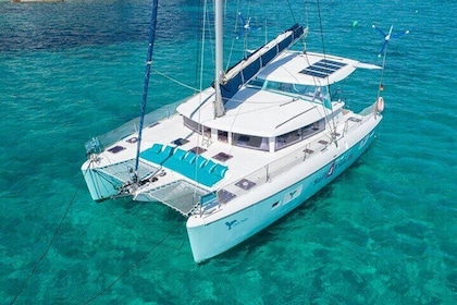 Croisière en petit groupe en catamaran à Majorque avec tapas