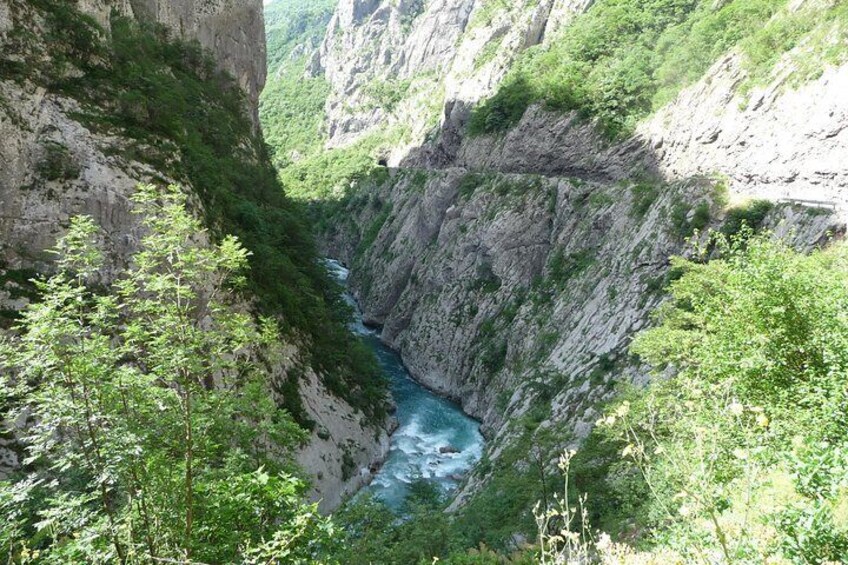 Moraca canyon - up to 1km deep