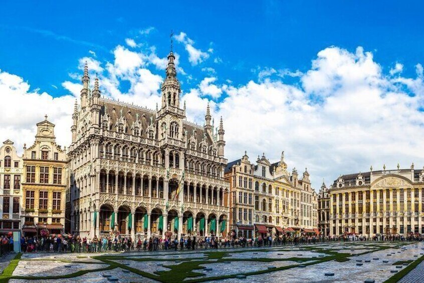 Private sightseeing full-day tour to Brussels from cruise port Zeebrugge