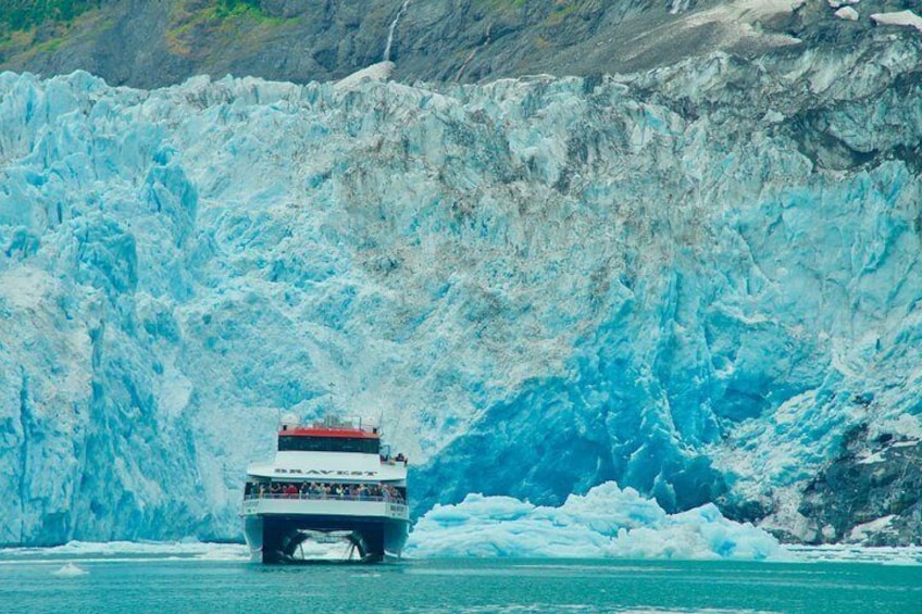 26 Glacier Cruise - See towering glaciers up close in Prince William Sound. - Phillips Cruises & Tours, LLC