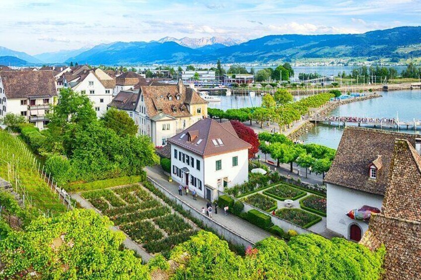 Zurich Marvels and City Heritage Walking Tour