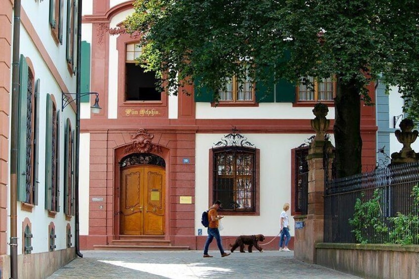 Guided tour “Love stories of Basel"