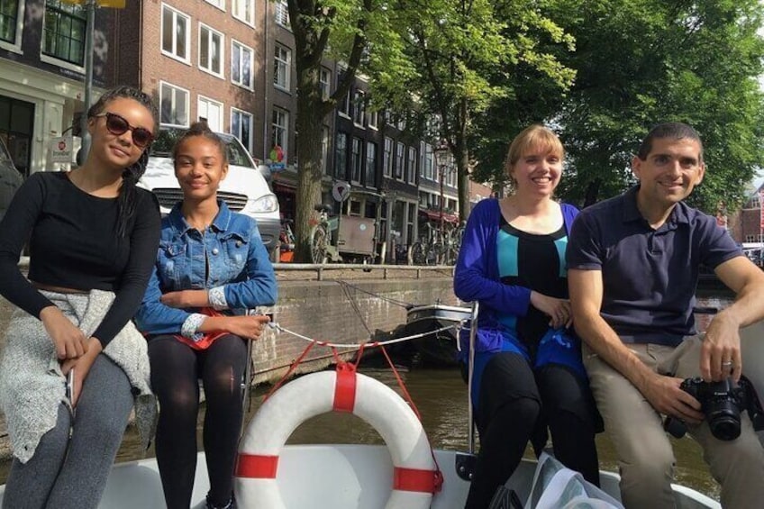 Amsterdam Private Canal Cruise with Live Guide and Drinks 