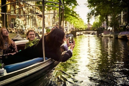 Tour privato dei canali di 1,5 ore ad Amsterdam con i tuoi cari
