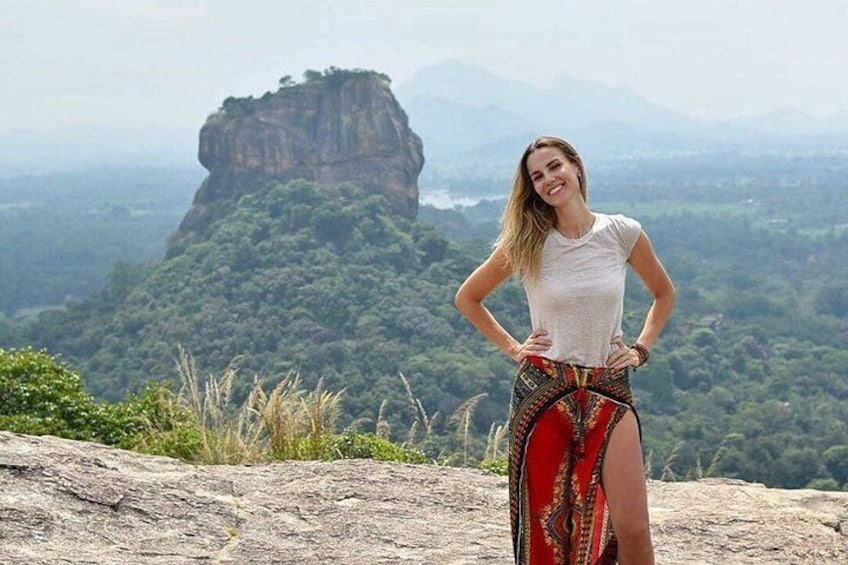 Private Full-Day Guided Tour of Sigiriya and Dambulla