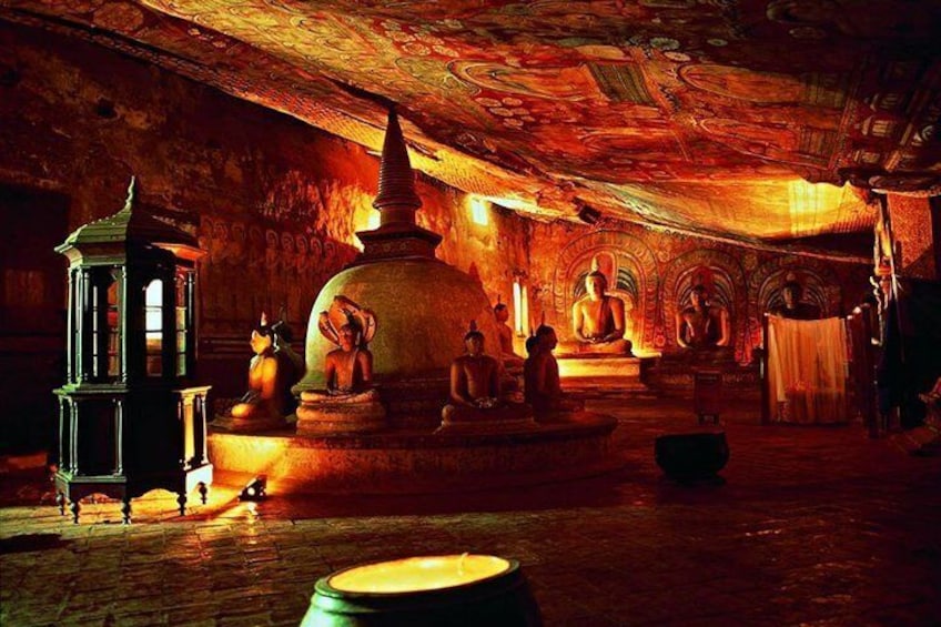 Private Full-Day Guided Tour of Sigiriya and Dambulla