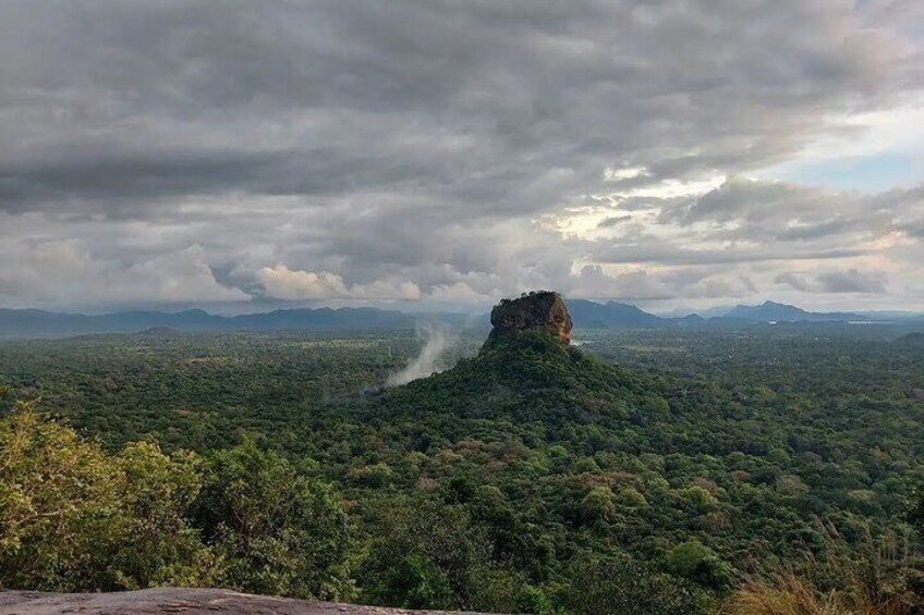 Sigiriya & Dambulla Cave Temple Day Trip from Colombo 