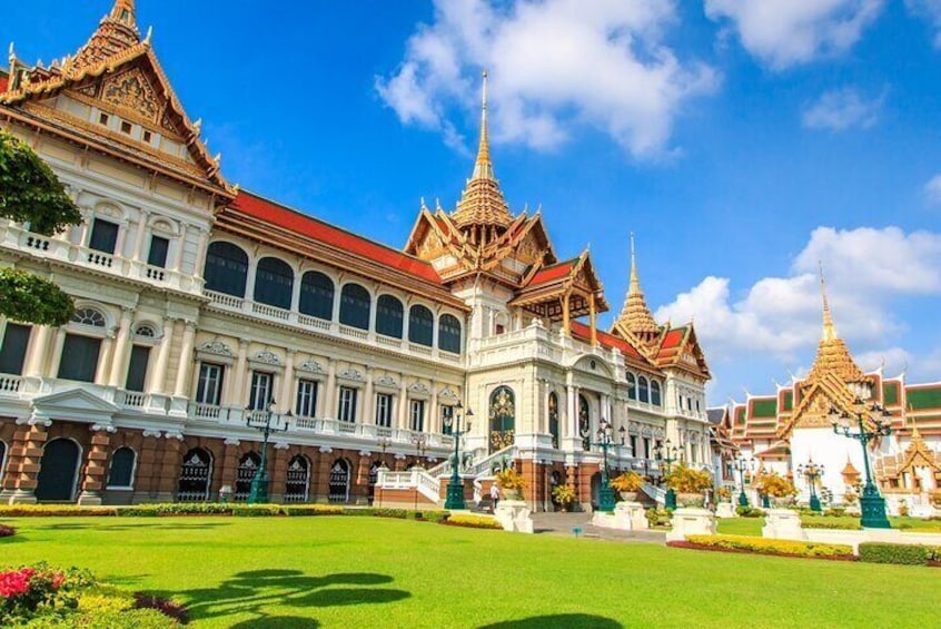 Explore Culture of Bangkok with Private Guide and Driver