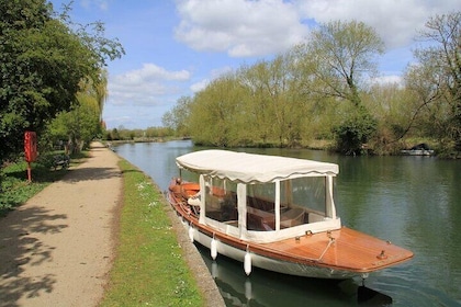 Oxford River Cruise + Walking Tour to Iffley village