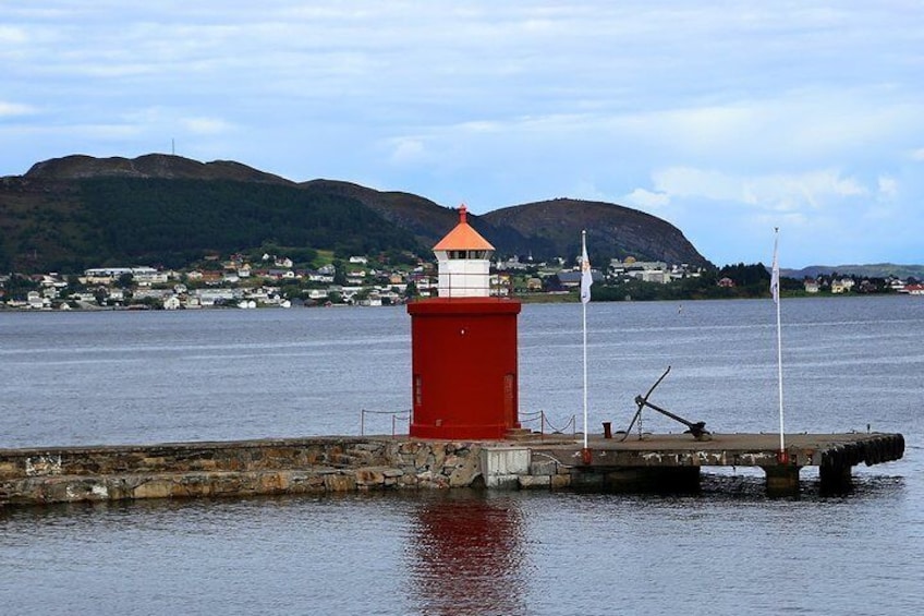 An amazing walking tour of Art Nouveau town Alesund